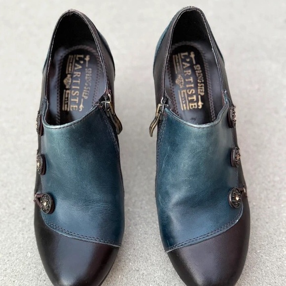 Elegant Brown and Teal Ankle Booties - Picture 3 of 6